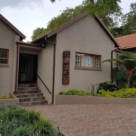 Zwavelpoort Guesthouse Pretoria-Noord エクステリア 写真